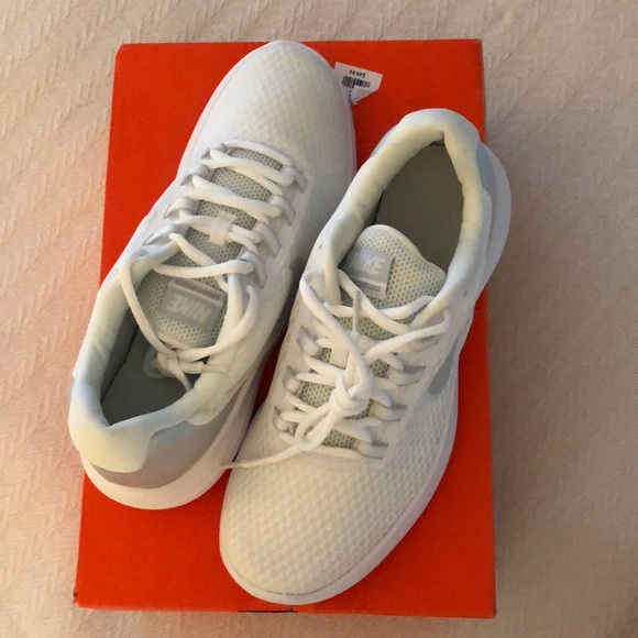 Nike Shoes - NIKE SNEAKERS